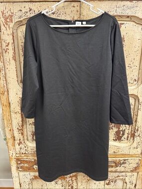 L GAP Black Midi Shift Dress with Three-Quarter Sleeves